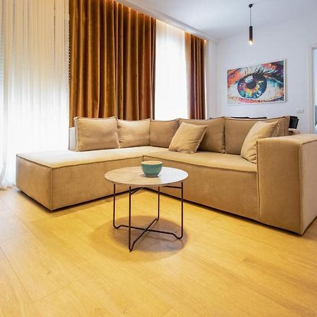 Bed and Breakfast Luxury Rooftop 23 Тирана Екстер'єр фото