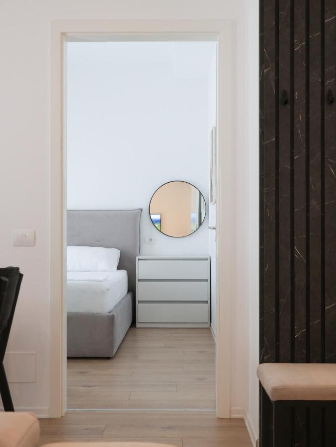 Bed and Breakfast Luxury Rooftop 23 Тирана Екстер'єр фото