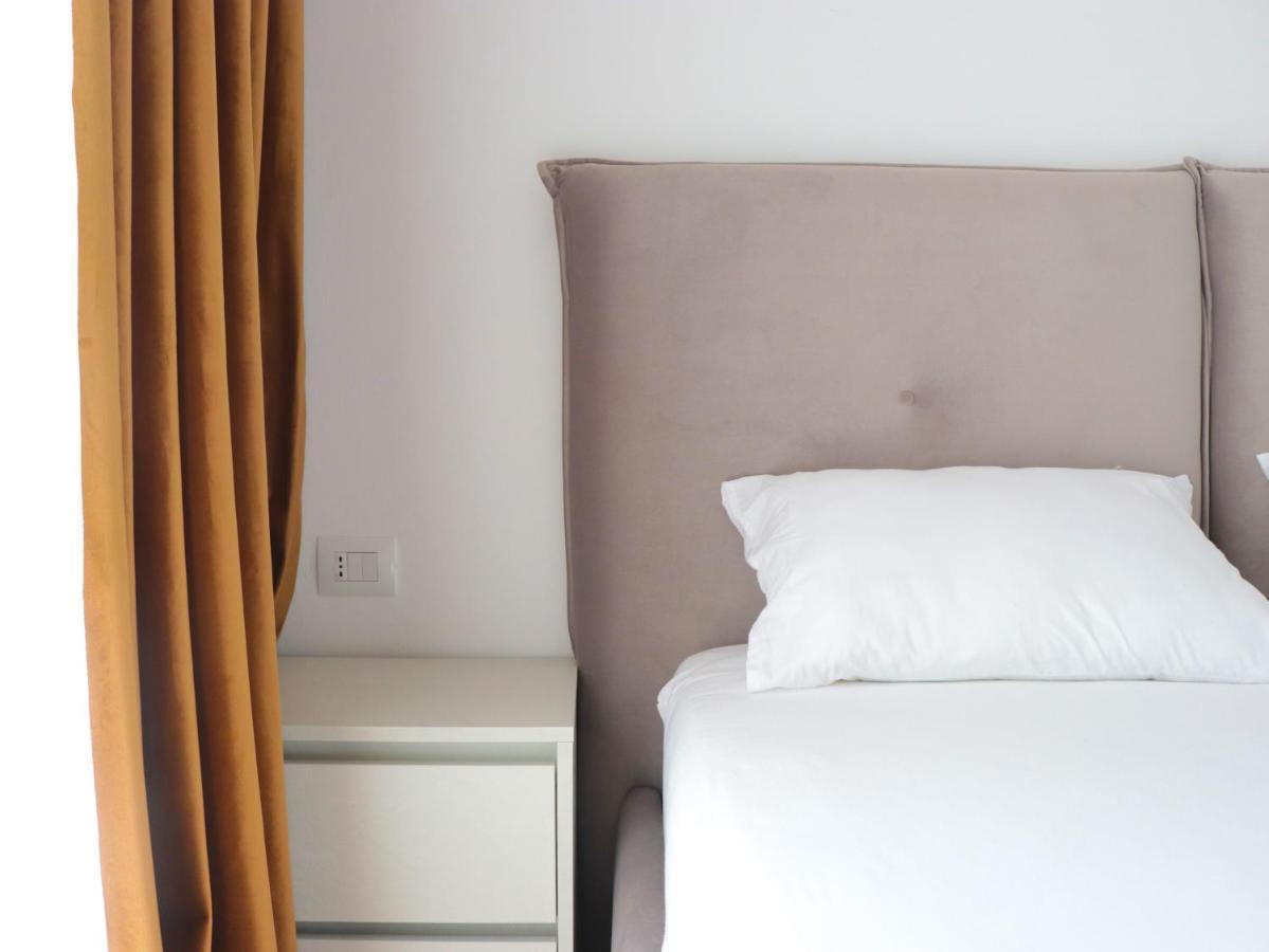 Bed and Breakfast Luxury Rooftop 23 Тирана Екстер'єр фото