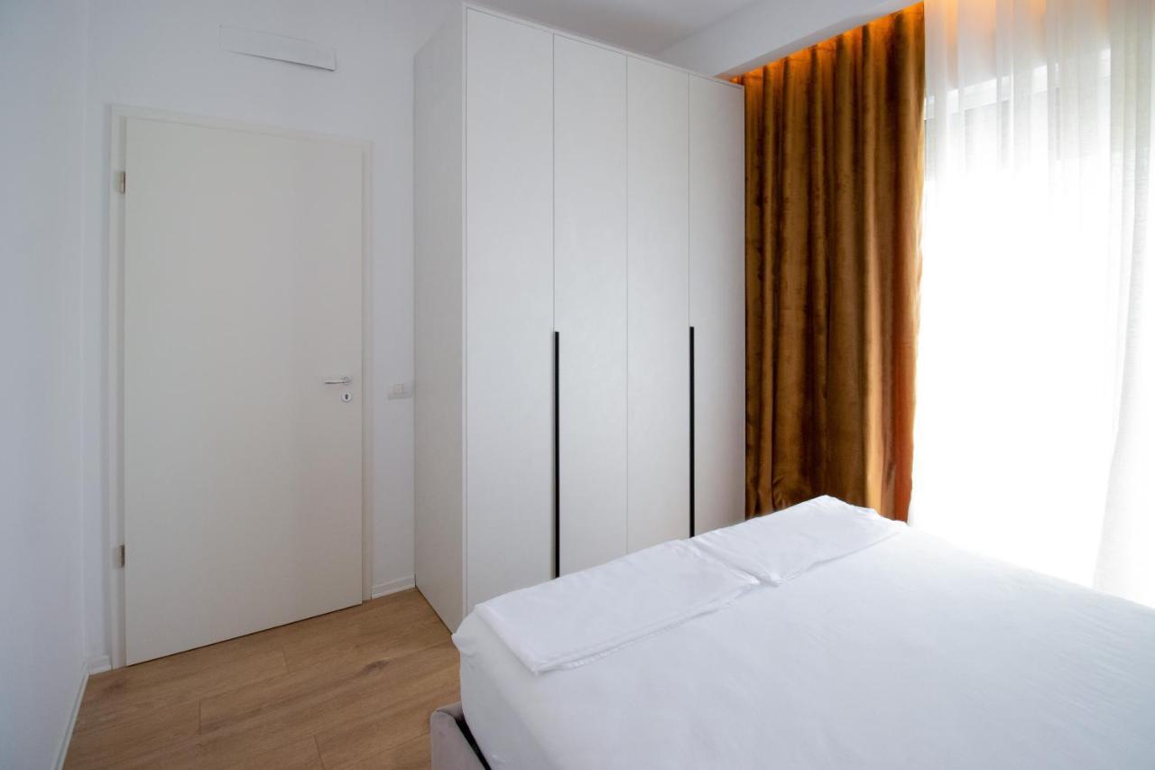 Bed and Breakfast Luxury Rooftop 23 Тирана Екстер'єр фото