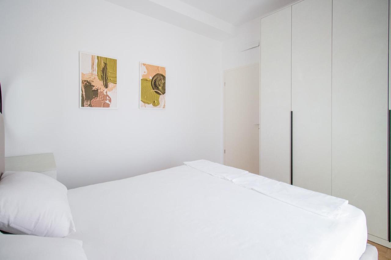 Bed and Breakfast Luxury Rooftop 23 Тирана Екстер'єр фото