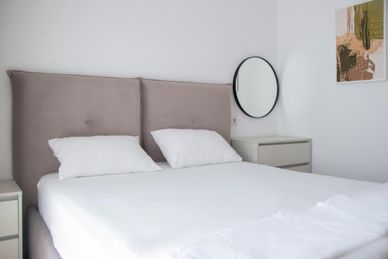 Bed and Breakfast Luxury Rooftop 23 Тирана Екстер'єр фото